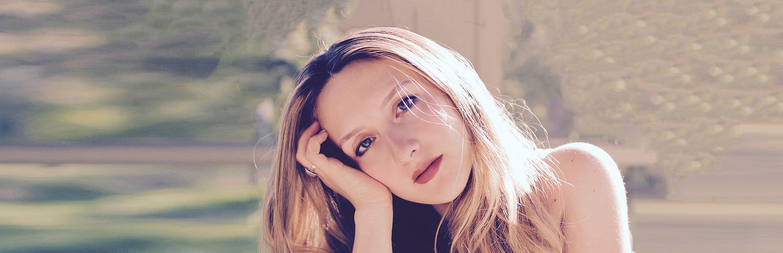 Roan Yellowthorn Finds Holiday Spirit in Joni Mitchell's "River"